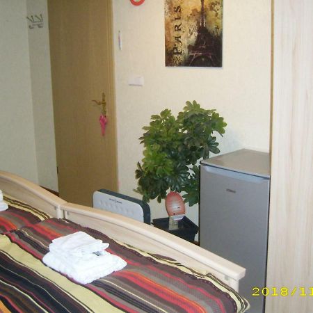 B & B Gross Methling Dargun Esterno foto