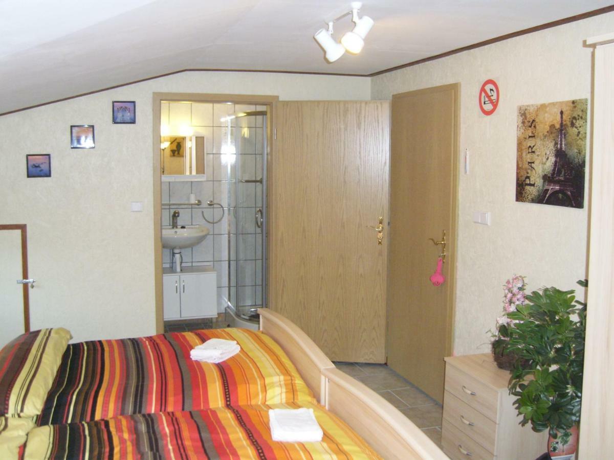B & B Gross Methling Dargun Esterno foto