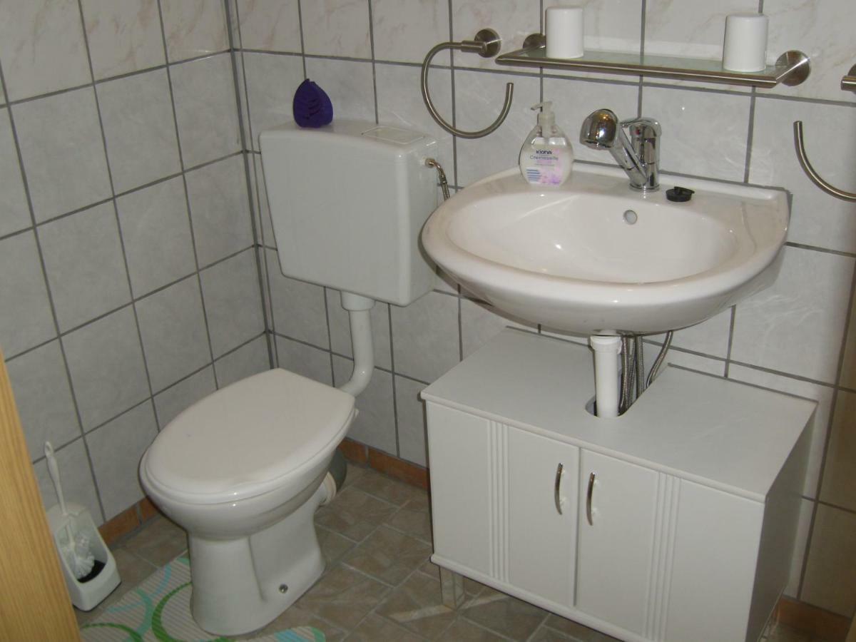 B & B Gross Methling Dargun Esterno foto