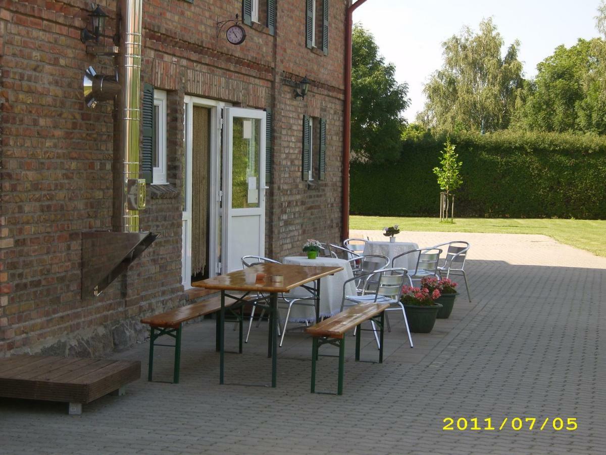B & B Gross Methling Dargun Esterno foto