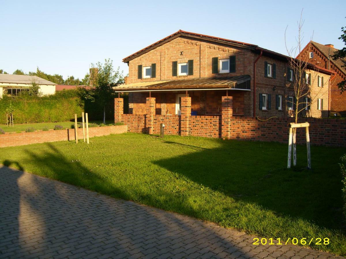 B & B Gross Methling Dargun Esterno foto